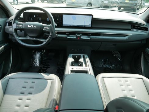 Certified 2024 Kia EV9 Wind AWD/4WD image 10
