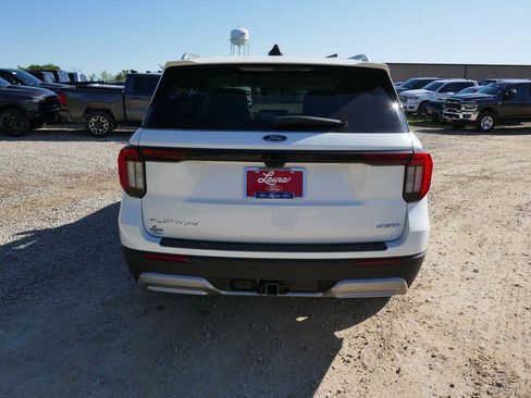 New 2026 Ford Explorer Platinum w/ LUX Leather Package AWD/4WD image 7