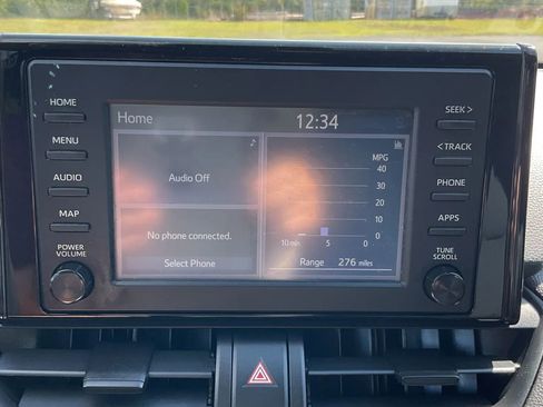 Used 2019 Toyota RAV4 LE image 23