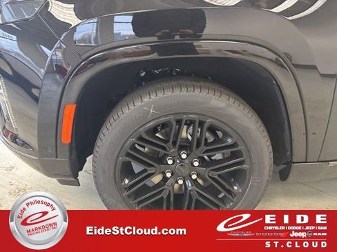 New 2026 Jeep Grand Wagoneer Limited image 4