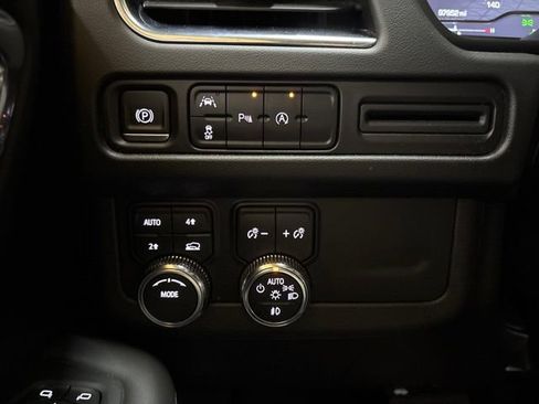 Used 2023 GMC Yukon SLT AWD/4WD image 62