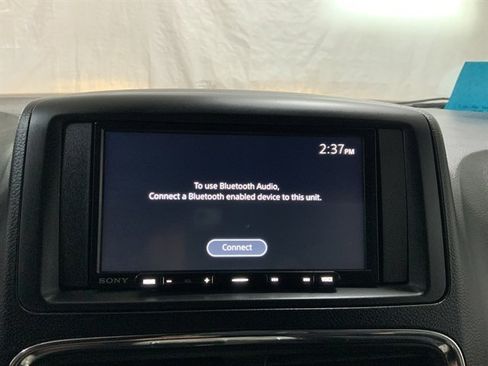 Used 2019 Dodge Grand Caravan SXT image 26