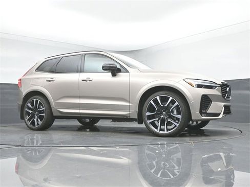 Used 2024 Volvo XC60 B5 Ultimate w/ Protection Package Premier image 37