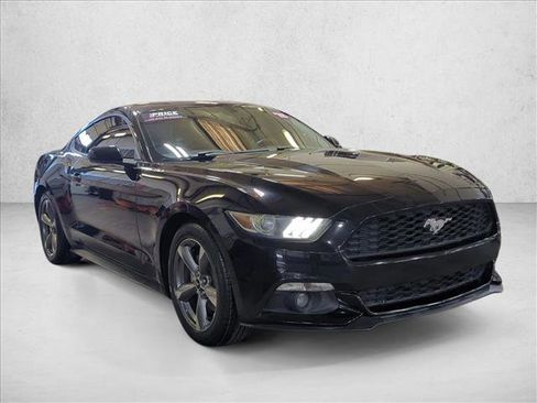 Used 2015 Ford Mustang Coupe image 3