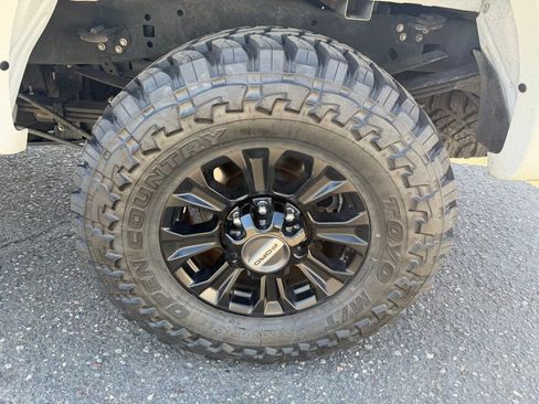 Used 2022 Ford F250 Lariat w/ Tremor Off-Road Package AWD/4WD image 19