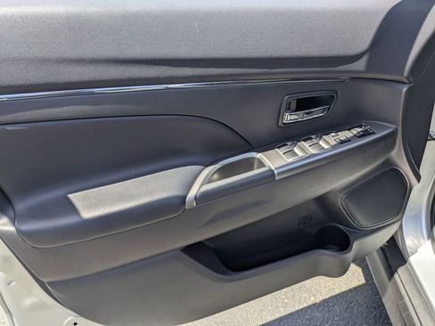 Used 2025 Mitsubishi Outlander Sport SE AWD/4WD image 15