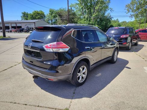 Used 2016 Nissan Rogue SV w/ SV Premium Package image 3