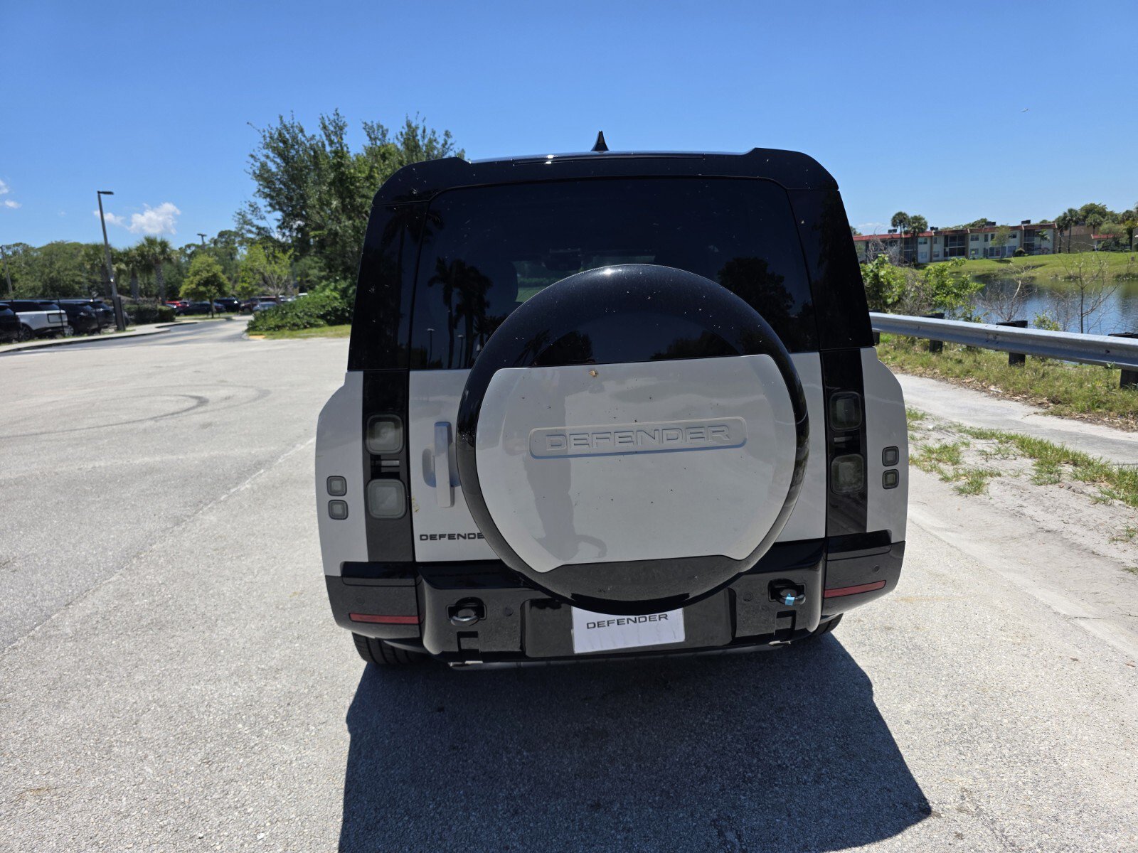 Used 2026 Land Rover Defender 130 X-Dynamic SE AWD/4WD image 6