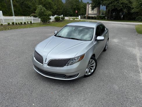 Used 2013 Lincoln MKS FWD image 30