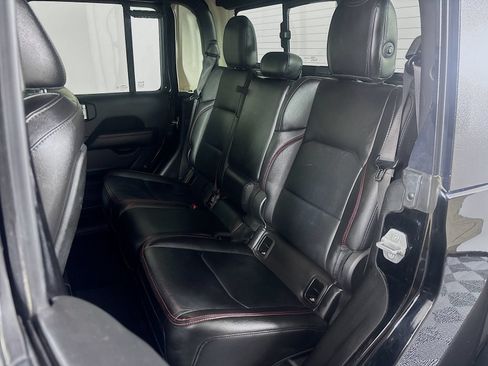 Used 2022 Jeep Gladiator Rubicon w/ Cold Weather Group AWD/4WD image 21