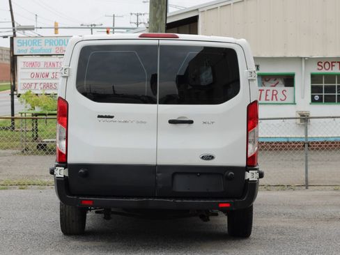 Used 2015 Ford Transit 350 XLT RWD image 7