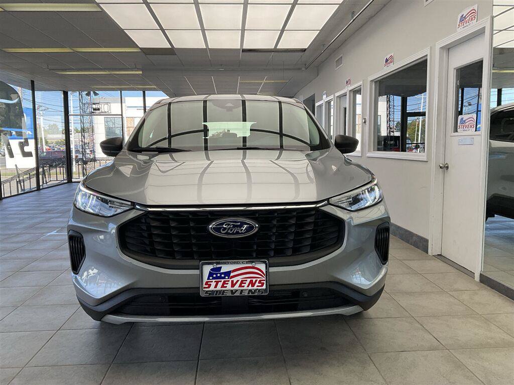 Used 2023 Ford Escape Active AWD/4WD image 2