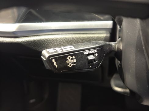 Used 2025 Audi Q3 2.0T Premium image 23