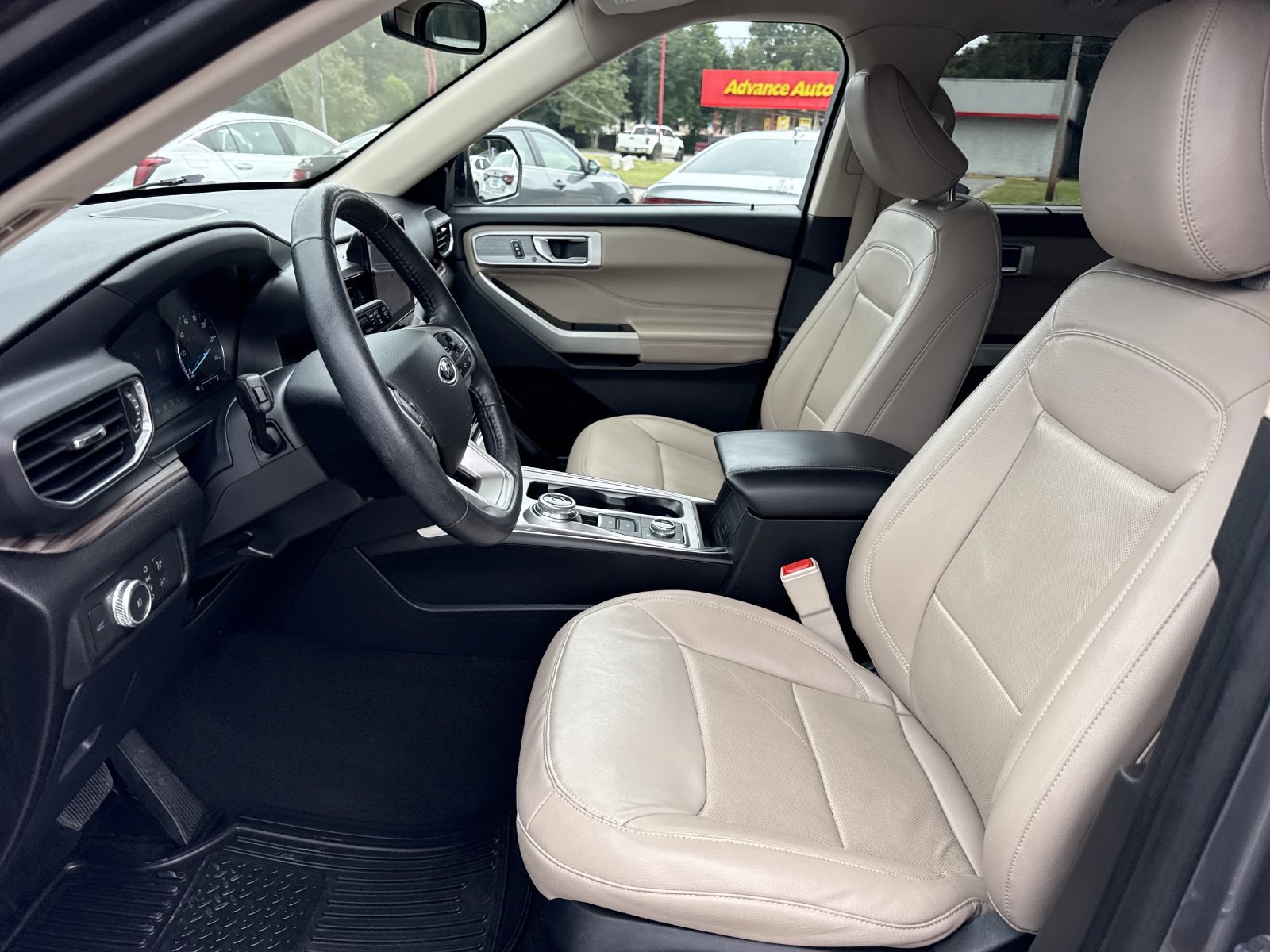 Used 2022 Ford Explorer Limited AWD/4WD image 9