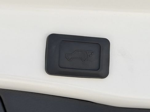 Used 2024 Toyota RAV4 XLE Premium FWD image 30