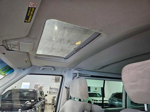 Used 2003 Volkswagen Eurovan MV image 21