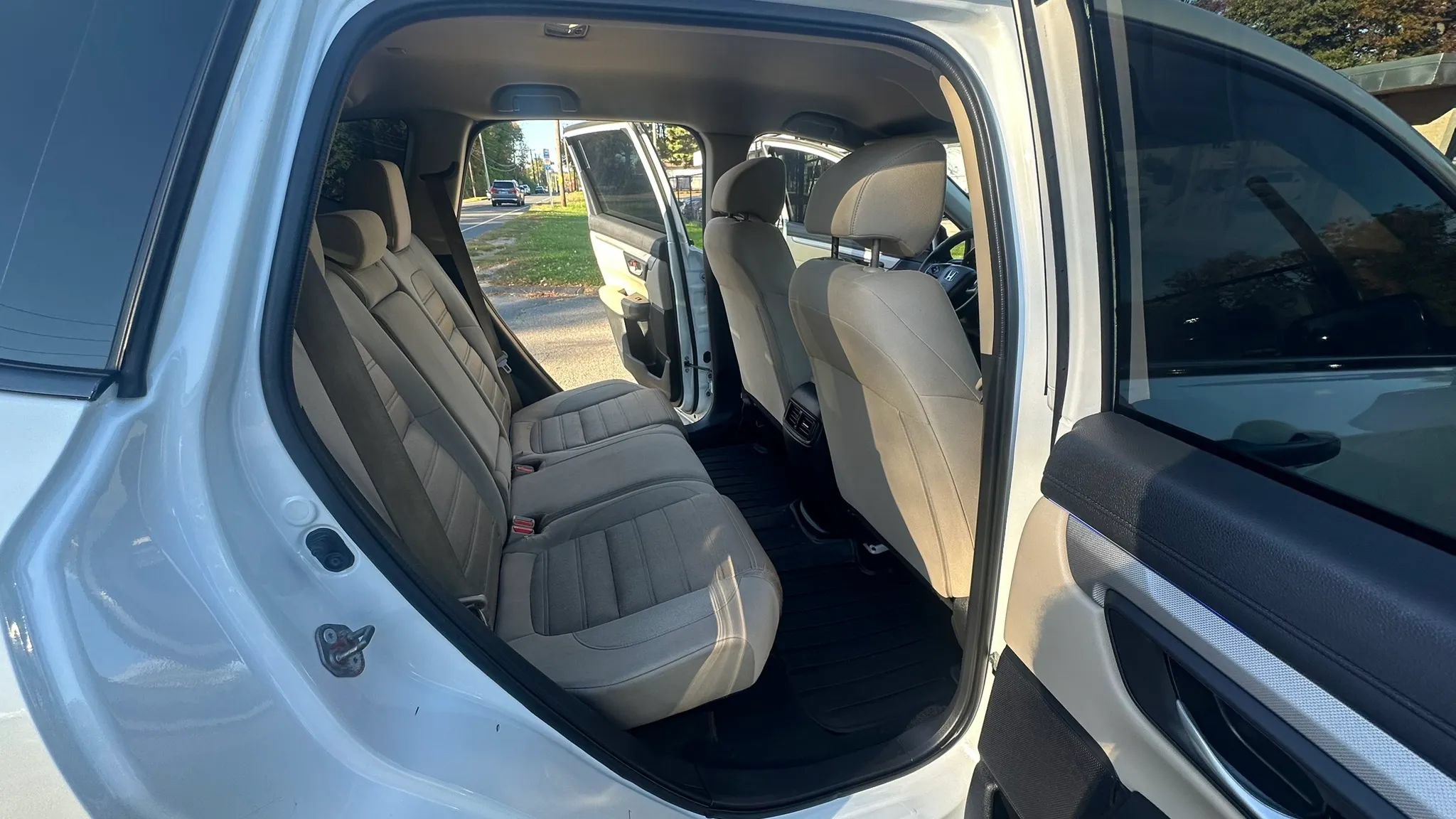 Used 2018 Honda CR-V LX image 31