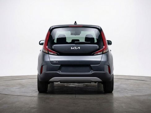 Used 2025 Kia Soul LX w/ LX Technology Package FWD image 7