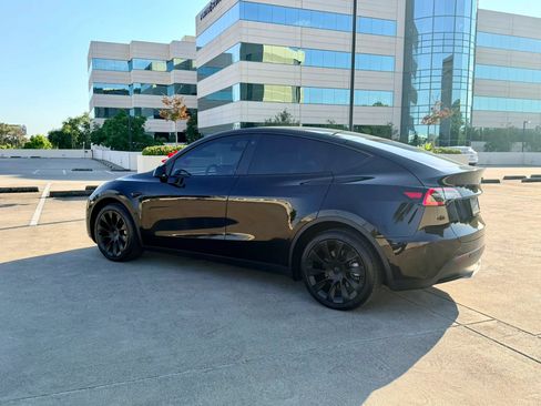 Used 2021 Tesla Model Y Long Range AWD/4WD image 11