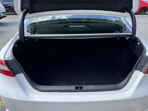 Used 2020 Toyota Camry SE image 34