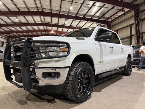 Used 2019 RAM 1500 Big Horn RWD image 9