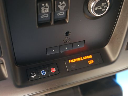 Used 2017 Cadillac Escalade Platinum AWD/4WD image 27