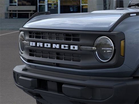 New 2025 Ford Bronco 4-Door image 19