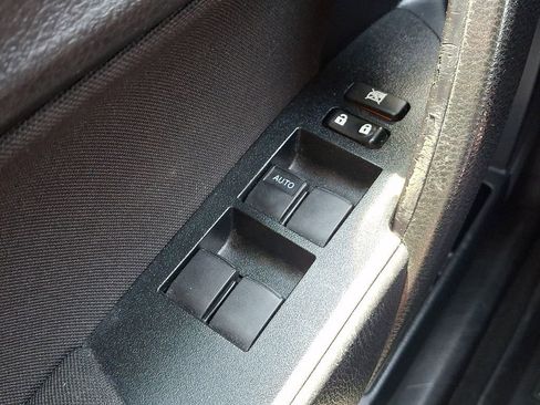Used 2019 Toyota Corolla LE FWD image 28