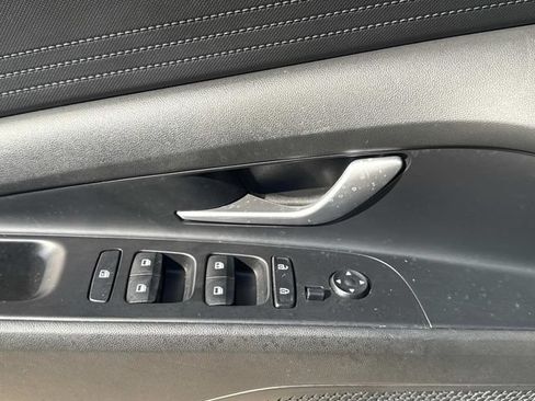 Used 2024 Hyundai Elantra SE FWD image 26