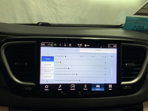 Used 2024 Chrysler Pacifica Touring-L FWD image 30