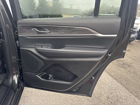 Used 2023 Jeep Grand Cherokee L Limited AWD/4WD image 61