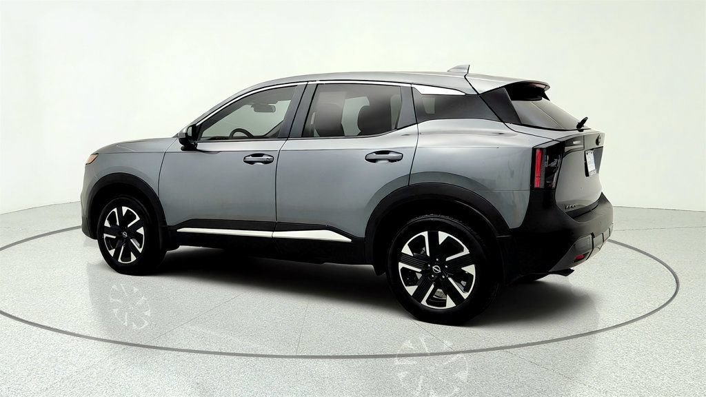 Used 2025 Nissan Kicks SV AWD/4WD image 7