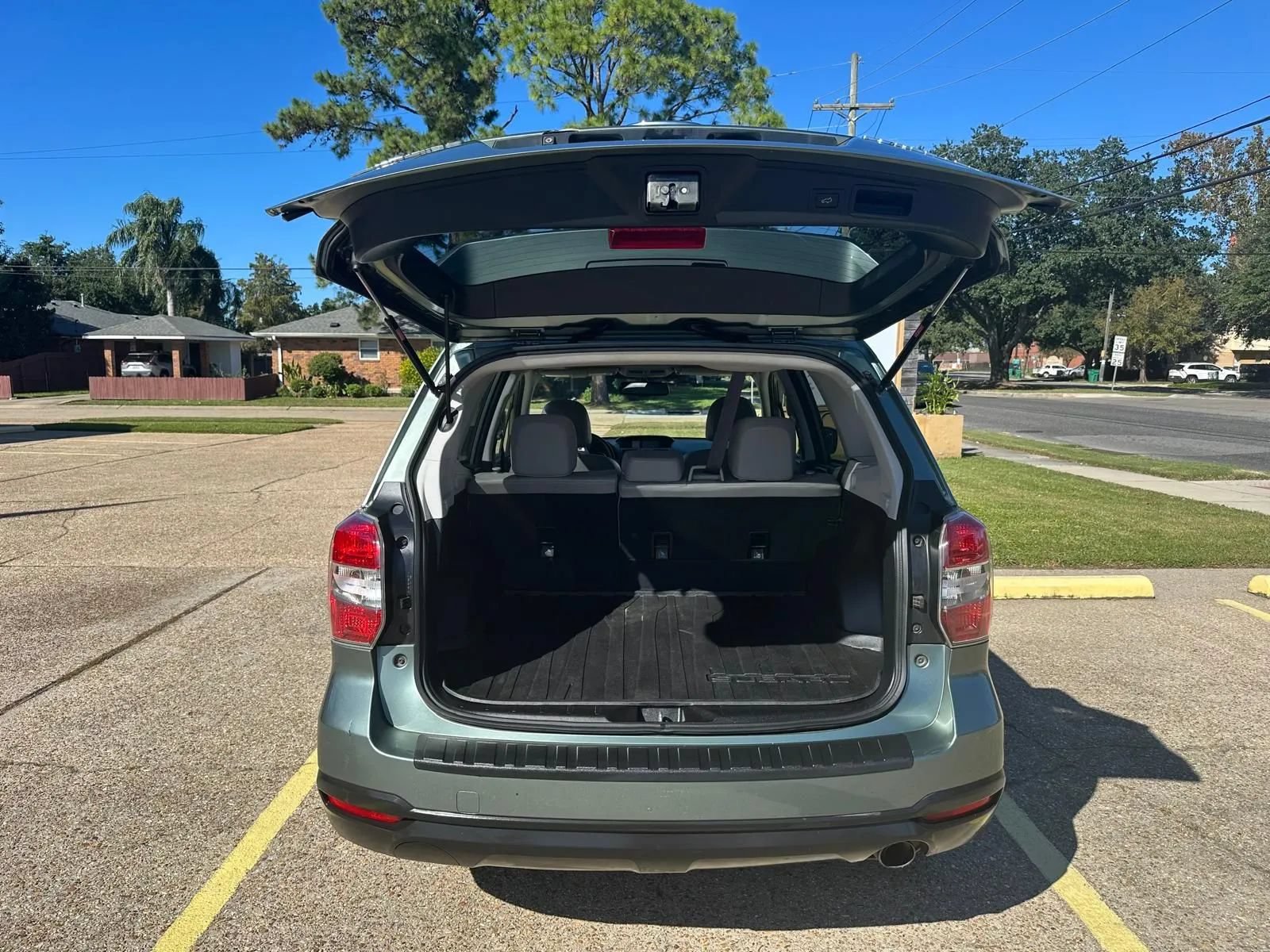 Used 2014 Subaru Forester 2.5i Limited AWD/4WD image 9