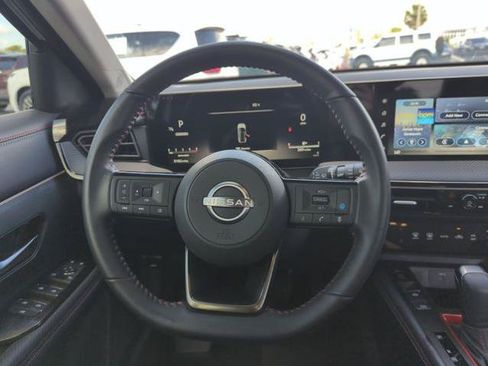 Certified 2025 Nissan Kicks SR FWD image 25