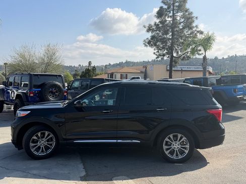 Used 2021 Ford Explorer Limited w/ Equipment Group 301A image 6