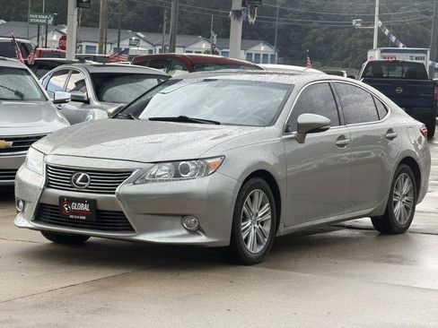 Used 2015 Lexus ES 350 w/ Premium Package FWD image 3