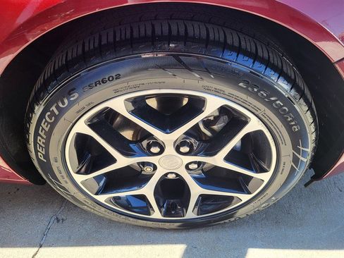 Used 2017 Buick Regal Sport Touring FWD image 16