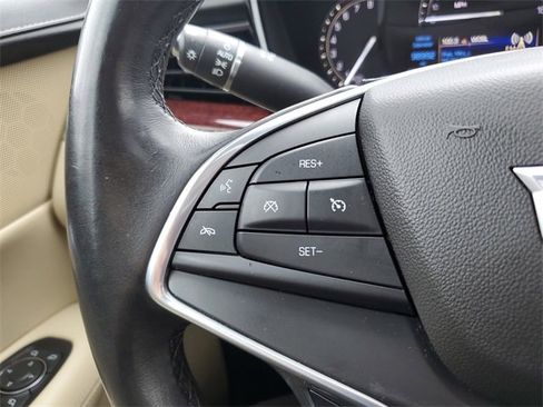 Used 2017 Cadillac XT5 Luxury w/ Driver Awareness Package image 10