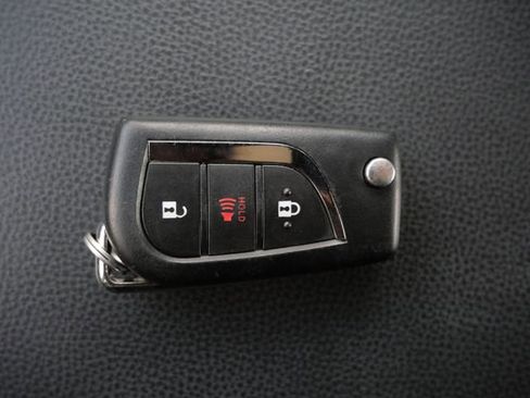 Used 2024 Toyota RAV4 LE AWD/4WD image 30