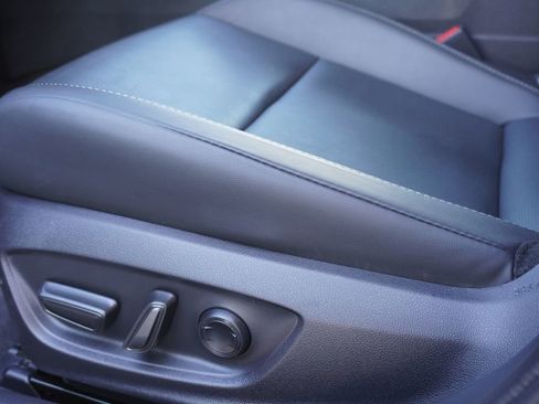 Used 2025 Toyota Prius XLE image 12