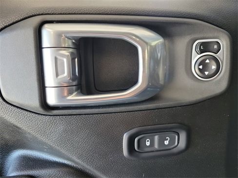 Used 2024 Jeep Wrangler Sport S image 23