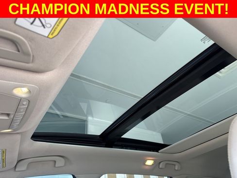 Used 2019 Nissan Rogue SL w/ Premium Package image 17