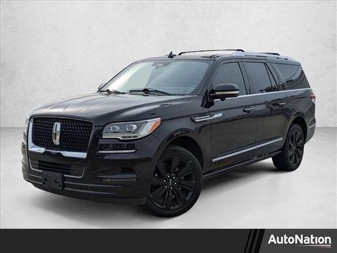 Used 2022 Lincoln Navigator L Reserve image 1