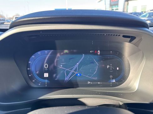 Used 2025 Volvo XC40 B5 Core w/ Climate Package image 25