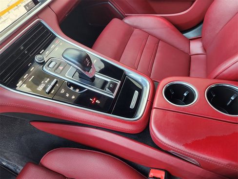 Used 2020 Porsche Panamera GTS image 18