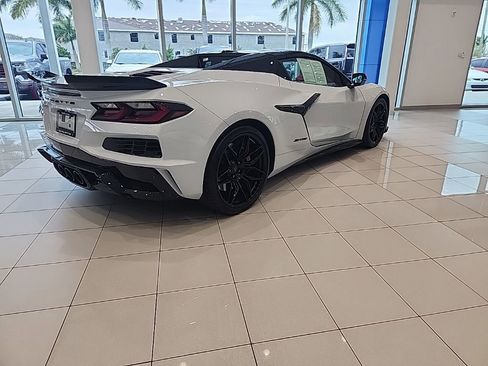Used 2023 Chevrolet Corvette Z06 image 7