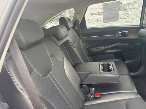 Used 2023 Kia Sorento S w/ Panoramic Sunroof Package image 8