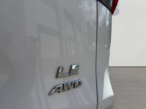 Used 2025 Toyota RAV4 LE AWD/4WD image 31