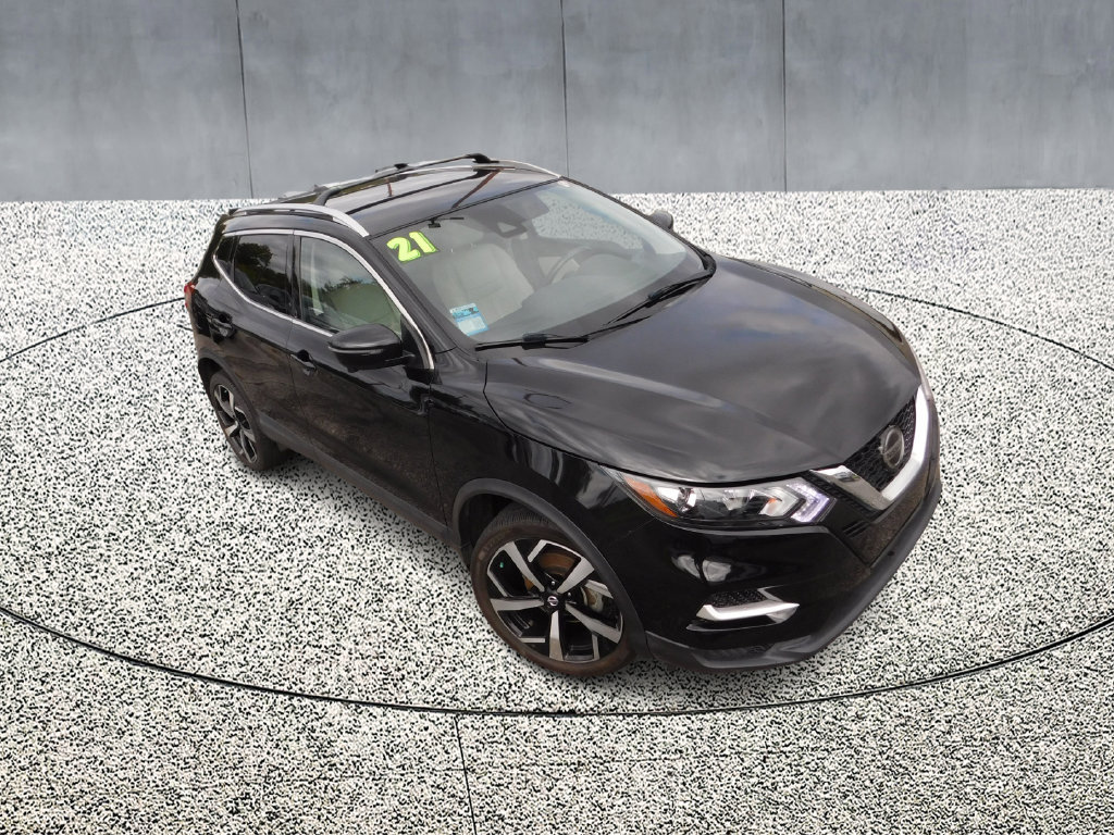 Used 2021 Nissan Rogue Sport SL FWD image 2