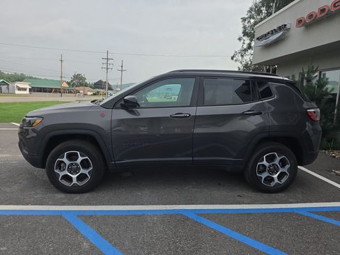 Used 2022 Jeep Compass Trailhawk AWD/4WD image 7